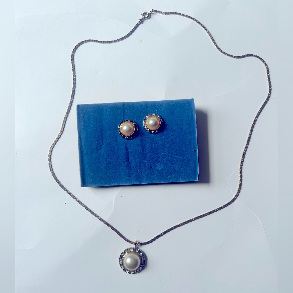 KJL for Avon Vintage Pearl necklace with matching earrings